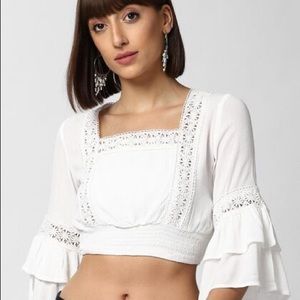 SOLD 
NWT Forever 21 , woven white crop top